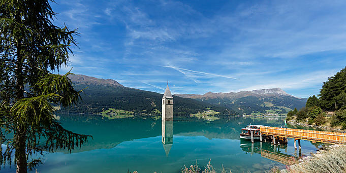 Reschensee: Stummer Zeitzeuge im Wasser