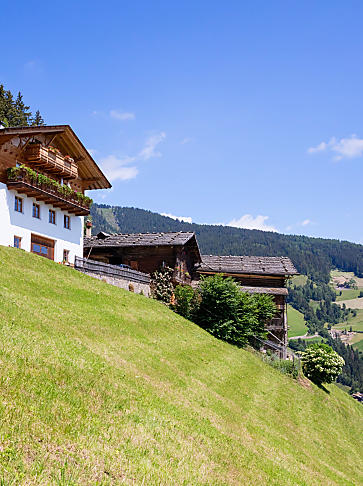 Holidays on mountain farms in South Tyrol